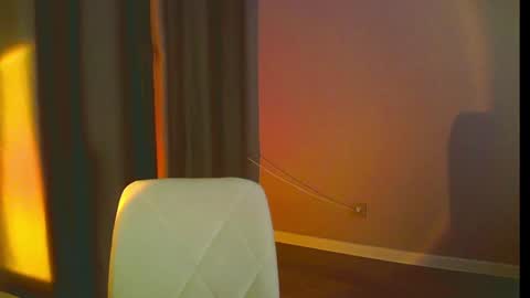 Mia online show from 01/23/25, 05:10