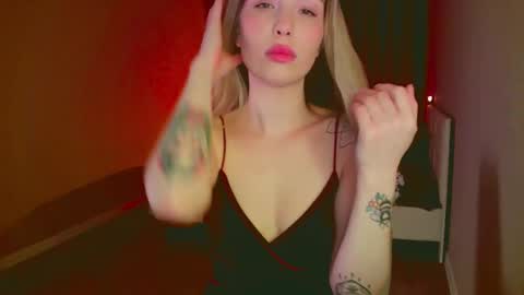 Mia online show from 02/16/25, 03:58