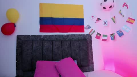 Snapshot of mia_foox12 chatting on 06/28/26, 11:27 FERNANDA online show from 06/28/26, 11:27
