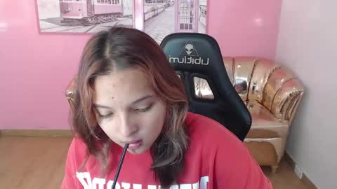 Mia online show from 10/06/25, 12:35