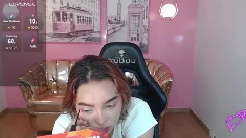 Mia online show from 11/18/25, 12:53