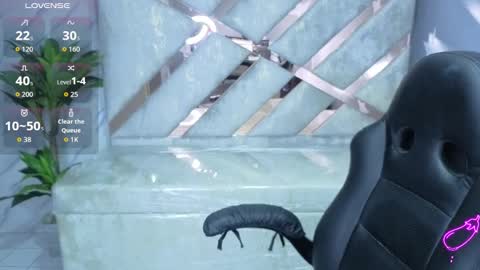 Mia online show from 03/11/26, 01:17