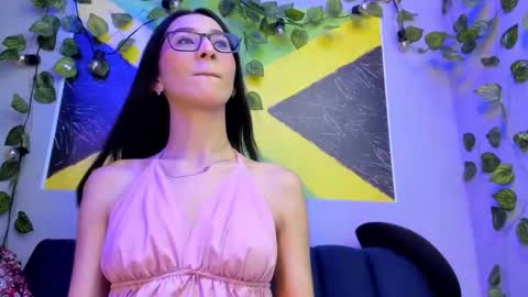 Snapshot of mia_fowler7 chatting on 10/07/25, 10:51 MIA online show from 10/07/25, 10:51