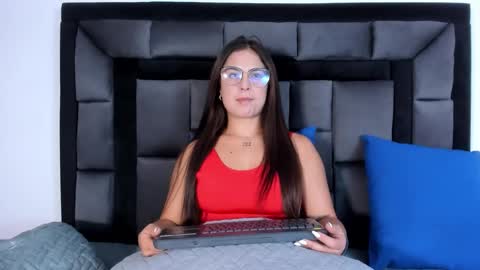 mia fox online show from 09/18/25, 12:18