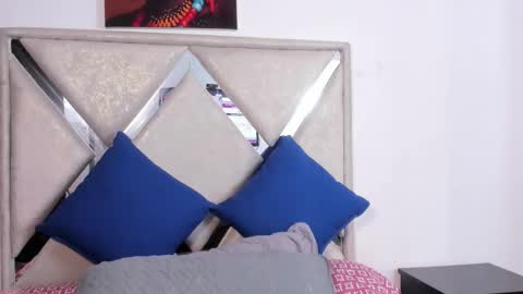 mia fox online show from 11/05/25, 02:28