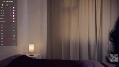 Mia  online show from 03/10/25, 12:04