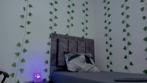 Snapshot of mia_garcia2 chatting on 04/26/26, 08:06 MIA online show from 04/26/26, 08:06