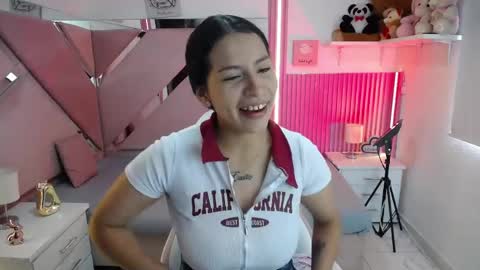 Snapshot of mia_garcia28 chatting on 06/04/26, 01:39 mia_garcia28 online show from 06/04/26, 01:39