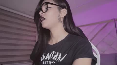 Mia online show from 02/11/26, 03:00