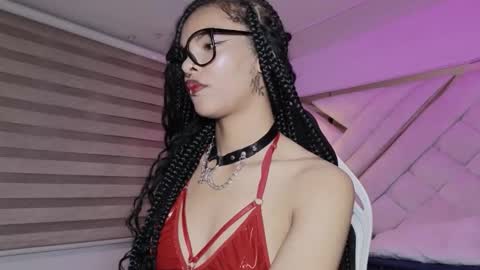 Mia online show from 03/08/26, 02:59