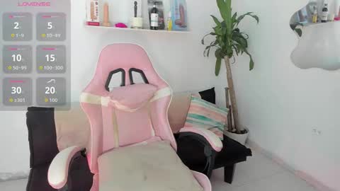 Mia online show from 01/11/26, 02:49