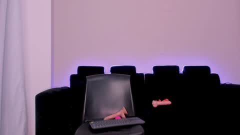 Mia online show from 01/25/25, 01:54