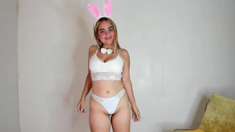 Snapshot of mia_hansper chatting on 12/30/24, 11:38 Mia online show from 12/30/24, 11:38