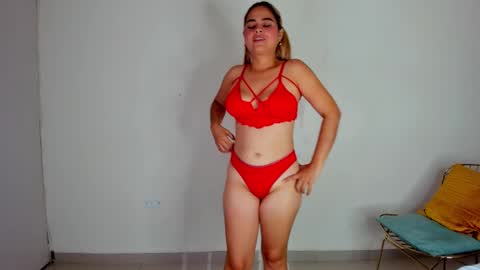 Snapshot of mia_hansper chatting on 01/17/25, 11:29 Mia online show from 01/17/25, 11:29