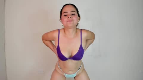 Snapshot of mia_hansper chatting on 01/28/25, 02:21 Mia online show from 01/28/25, 02:21