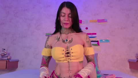 mia_hill1_ online show from 06/17/26, 09:05