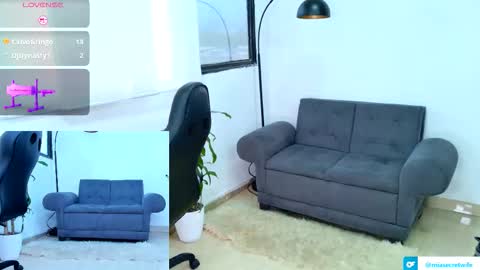 Mia.... Nice to meet you  thumb up me please its important online show from 01/08/26, 10:12