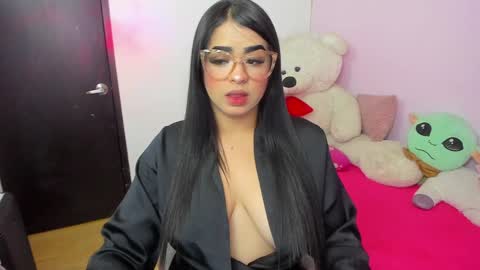 Snapshot of mia_j51 chatting on 01/25/25, 11:22 Mia J Abbey online show from 01/25/25, 11:22