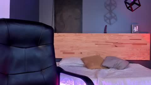 Val  online show from 01/11/25, 12:44