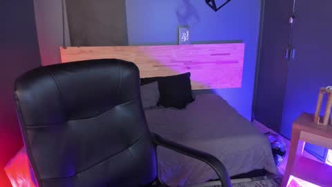 Val  online show from 02/03/25, 11:26