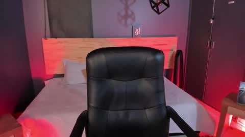 Val  online show from 02/13/25, 08:13