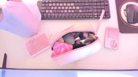    online show from 10/02/25, 12:01