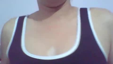 Mia online show from 10/06/25, 01:47