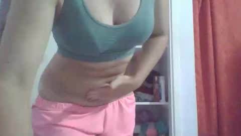 Mia online show from 10/21/25, 02:12