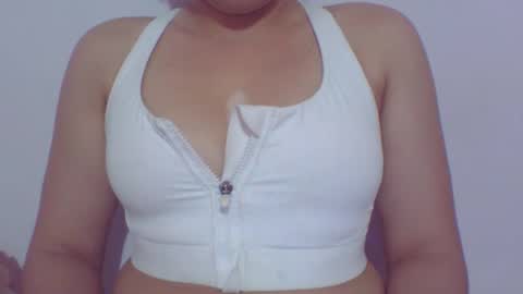 Mia online show from 04/26/26, 02:20