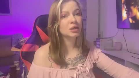 Mia online show from 02/14/26, 05:43