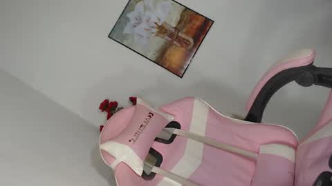 Snapshot of mia_kiss_lashes chatting on 02/15/26, 02:52 Your Pretty Petite Mia online show from 02/15/26, 02:52