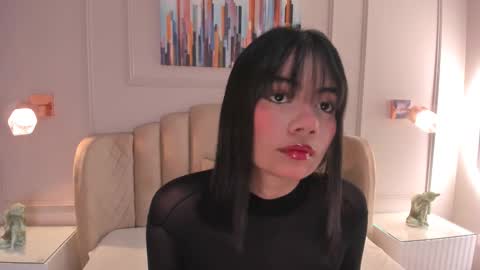 Mia online show from 11/23/25, 02:33