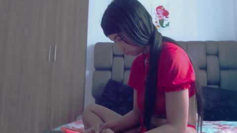 mia_kleim1 online show from 02/04/26, 07:09