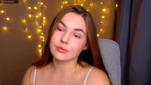 mia_lemm online show from 09/23/25, 11:24