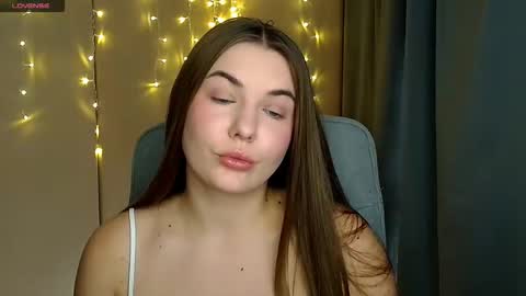mia_lemm online show from 11/07/25, 06:57