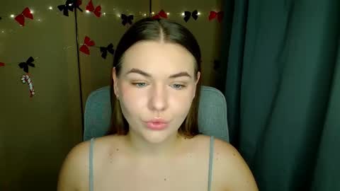 mia_lemm online show from 12/21/25, 06:20