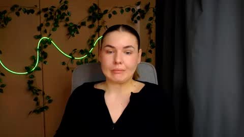 mia_lemm online show from 04/23/26, 07:20