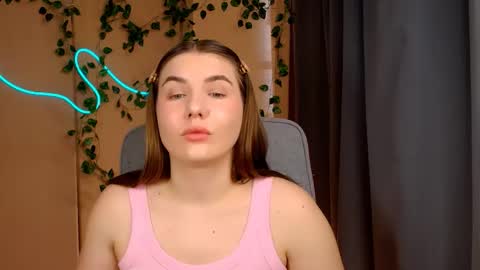 mia_lemm online show from 04/28/26, 06:07