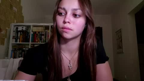Snapshot of mia_livy chatting on 06/02/26, 10:01 Miaaa online show from 06/02/26, 10:01