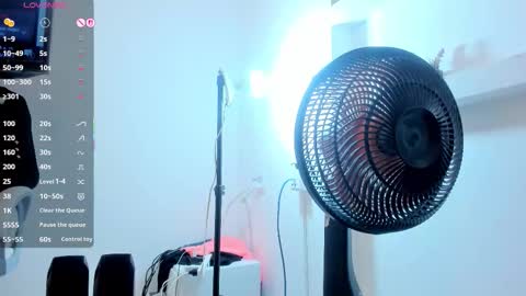 Mia online show from 10/02/25, 02:24