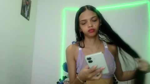 Snapshot of mia_lucy_21 chatting on 10/20/25, 07:47 mia lucy 21 online show from 10/20/25, 07:47