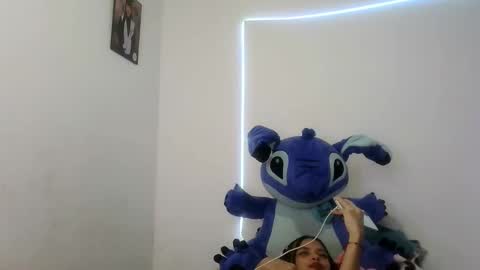 Snapshot of mia_lucy_21 chatting on 10/30/25, 08:42 mia lucy 21 online show from 10/30/25, 08:42