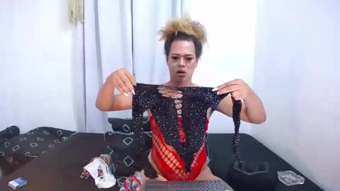 ---Mia--- online show from 11/09/25, 04:00