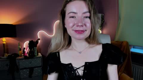 Mia online show from 10/19/25, 02:07