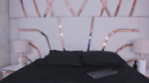    online show from 10/26/25, 03:40