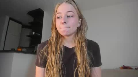 Mia here Appreciate your support online show from 10/27/25, 12:53