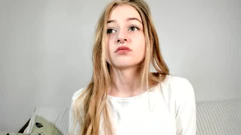 Mia here Appreciate your support online show from 04/16/26, 07:31