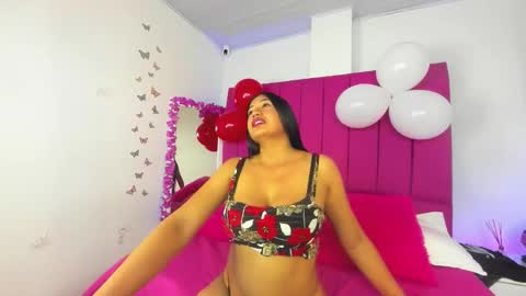 MiaMiller online show from 02/15/26, 07:21