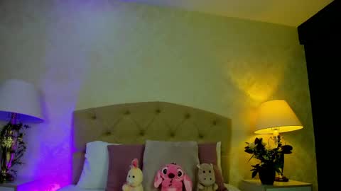 Snapshot of mia_montess chatting on 04/30/26, 12:44 mia montess online show from 04/30/26, 12:44