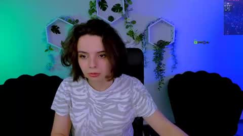 Snapshot of mia_mooon_ chatting on 06/16/26, 08:17 mia_mooon_ online show from 06/16/26, 08:17